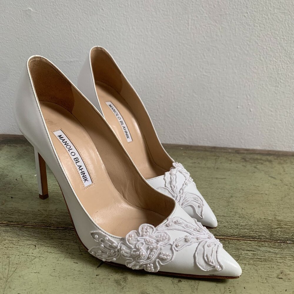 Manolo Blahnik Custom Bridal Pearl Pumps / Shoes - Size 36 EU / 6 US